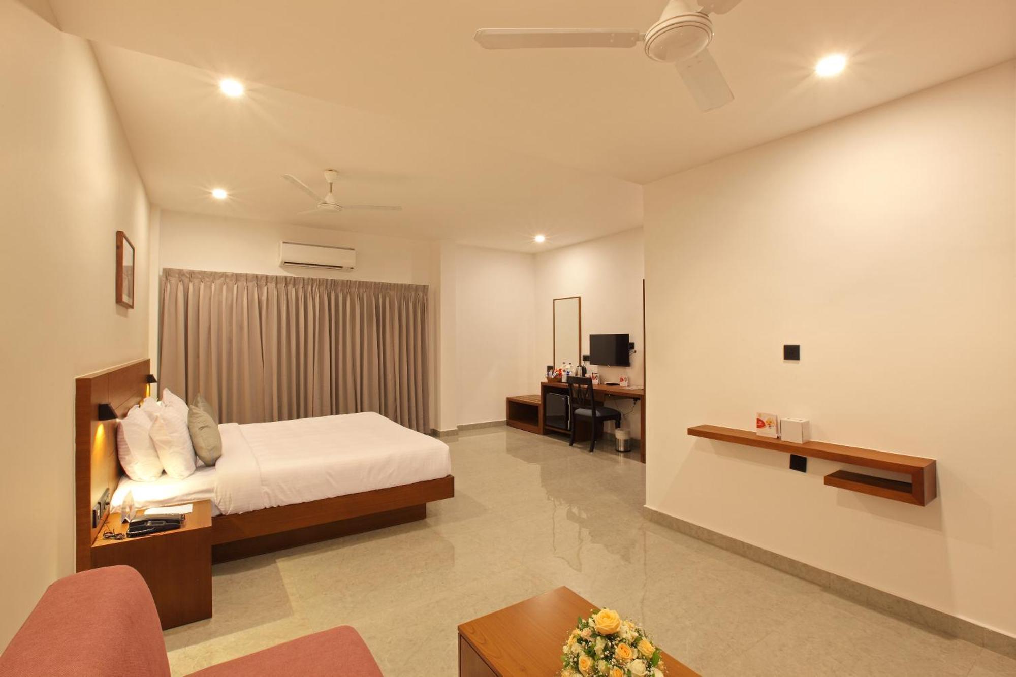 Hotel Prince Kāladi Εξωτερικό φωτογραφία